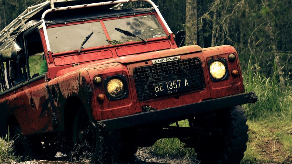 land rover offroading