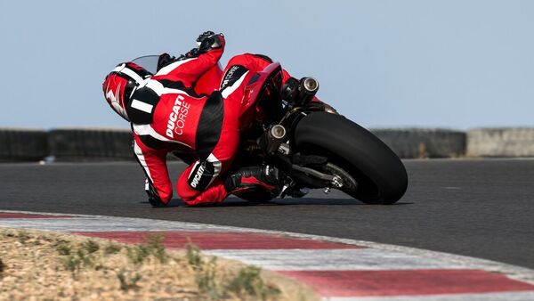 Ducati says the new Panigale V2 is the first supersport from the company to ever be designed from the ground up. The styling has been inspired by the flagship V4 while being modified for the new compact V2 powerplant.