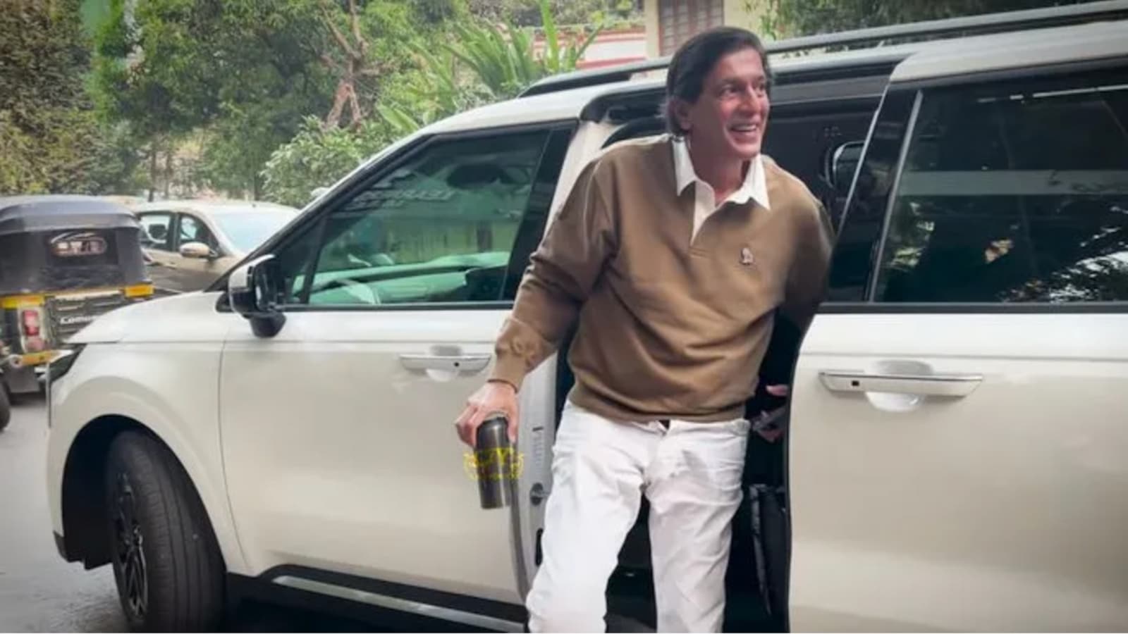 Chunky Pandey buys new Kia Carnival, becomes first in Bollywood to own one