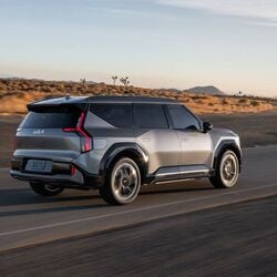 The Kia EV9 GT gets a new driver-selectable Electronically Controlled Suspension that brings multiple modes with individual settings for shock damping, steering and brake feel.