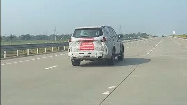 https://www.mobilemasala.com/auto-news/MG-Gloster-facelift-spotted-on-Indian-roads-will-launch-soon-i321239