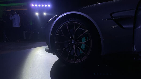 2024 Aston Martin Vantage alloys