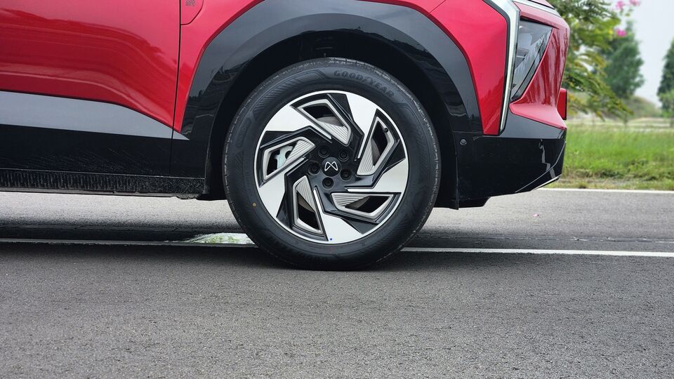 Mahindra XEV 9e