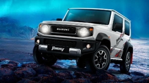 Suzuki Jimny Offroad Edition uses a different grille in the front. 