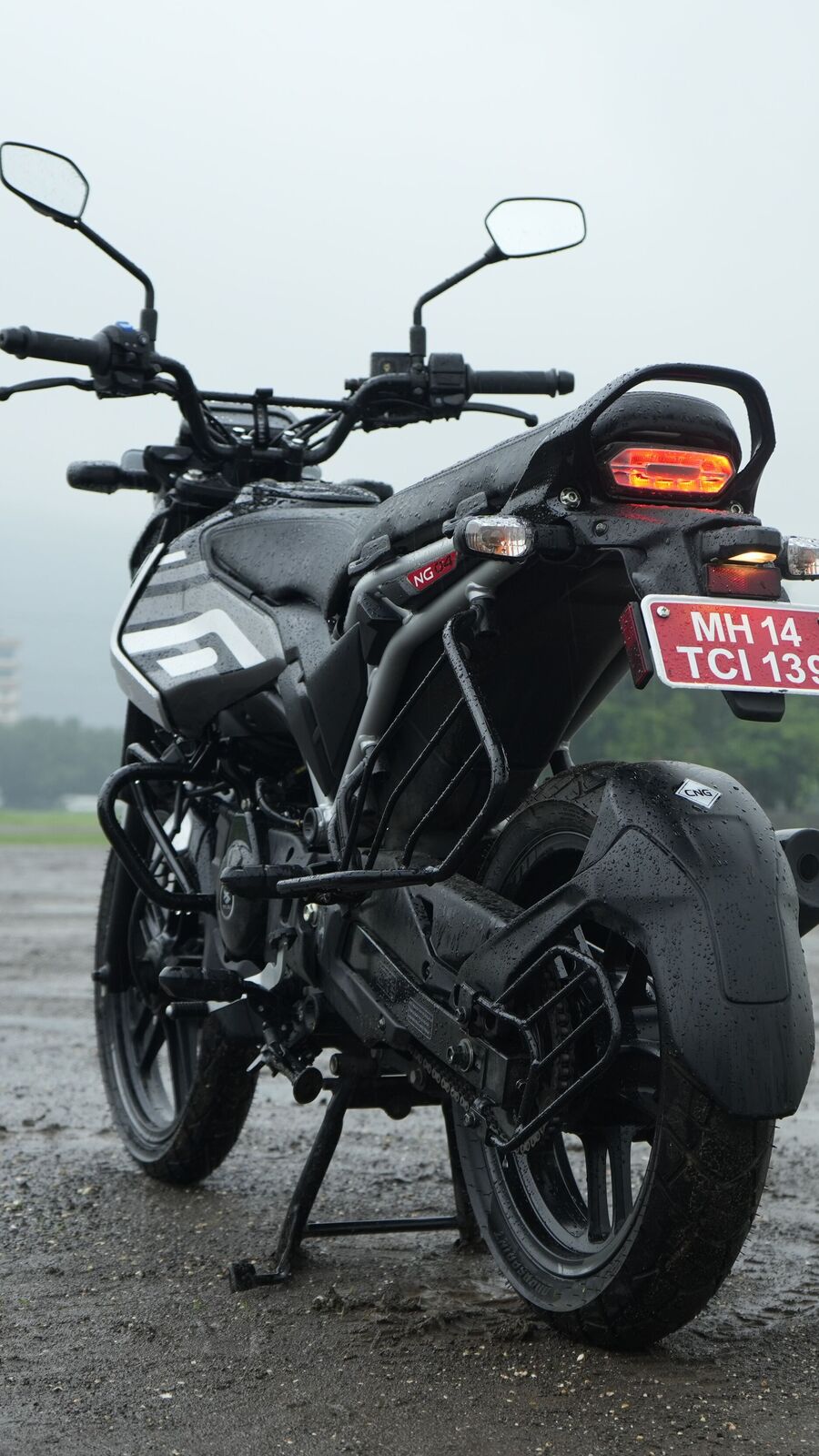 Bajaj_Freedom_125_RQ