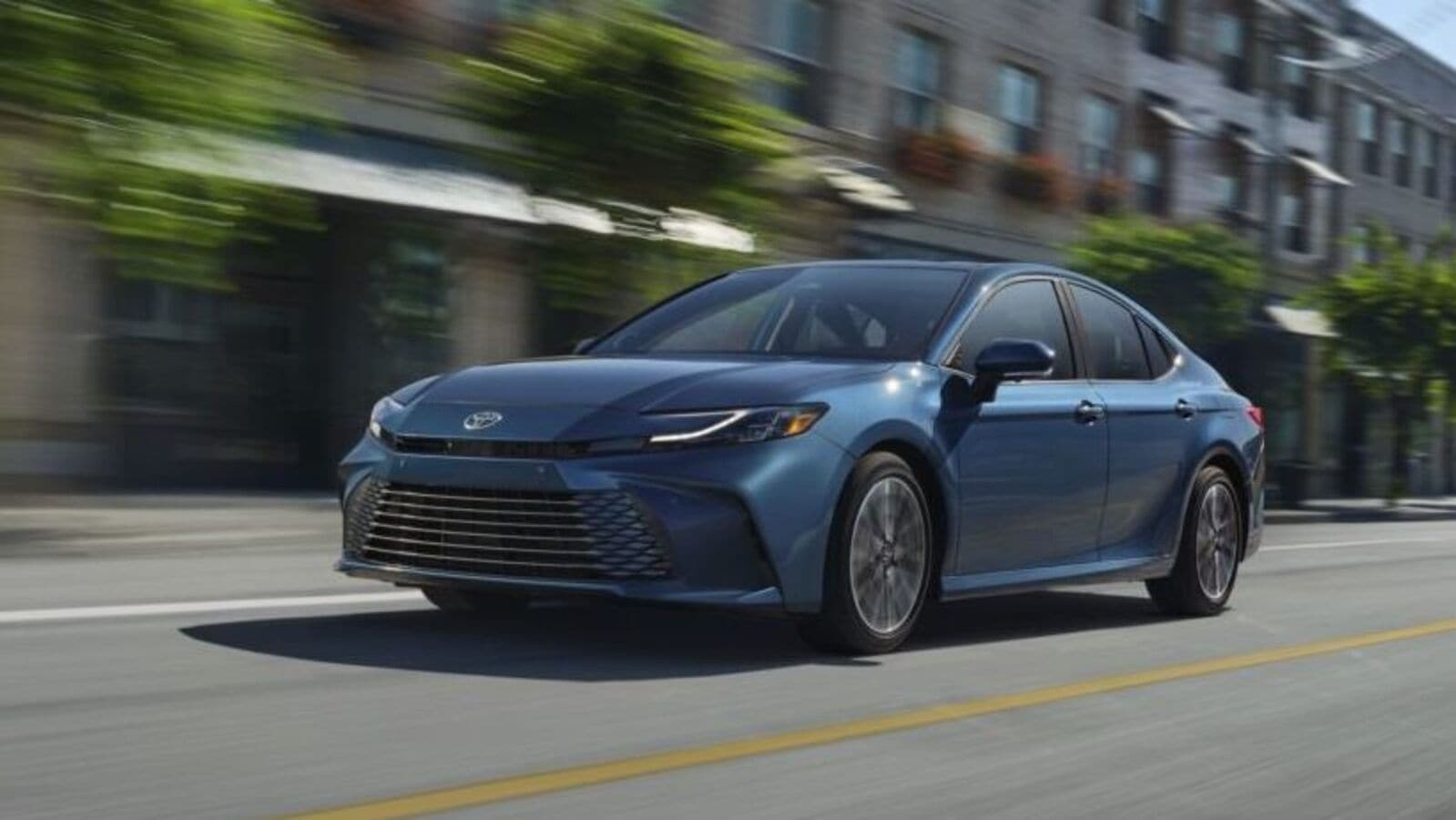 Toyota Camry hybrid sedan to launch tomorrow. Price expectations