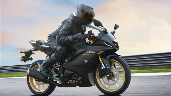 Racing bike under 2 lakh deals