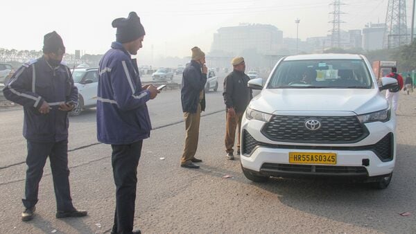 Delhi pollution BS3 petrol BS4 diesel car ban