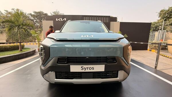 Kia has unveiled the Syros in the Indian markets. It gets a boxy design under Kia's Design 2.0 philosophy and is one of the first India-made SUVs by the manufacturer. The Syros looks much like its elder brother the Kia EV9.