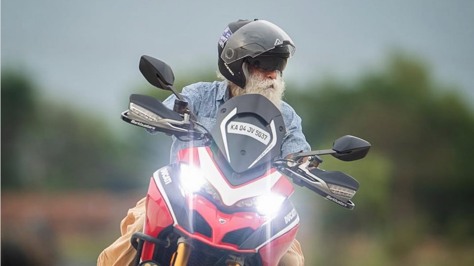 Jaggi Vasudev electric vehicle