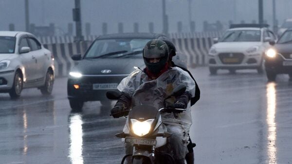 https://www.mobilemasala.com/auto-news/Delhi-Pollution-Eases-Ban-on-BS-3-Petrol-and-BS-4-Diesel-Cars-Lifted-i330142