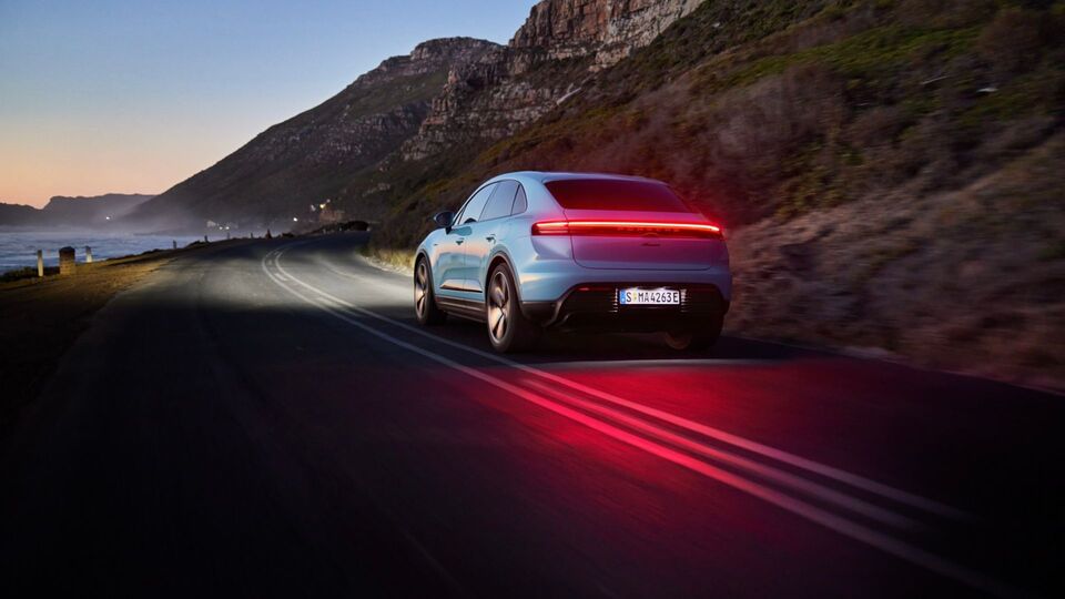 Porsche Macan EV