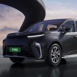 JSW MG Motor in India has unveiled it's newest M9 EV MPV which is a luxurious limousine. The MG M9 according to the manufacturers will be sold through the manufacturer's ‘Select’ outlets alongside the MG Cyberster roadster.