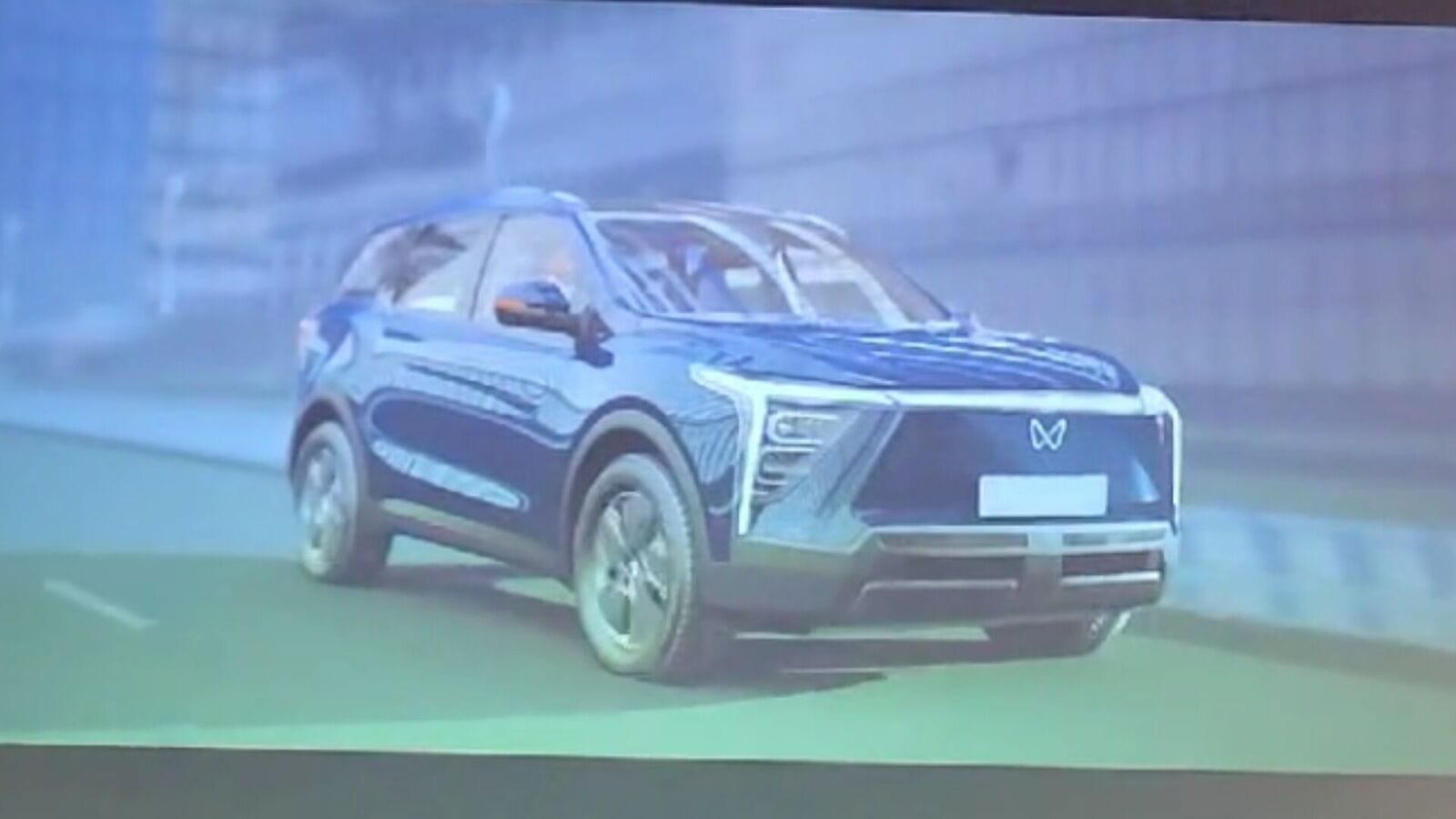 भारत मोबिलिटी 2025 के डेब्यू से पहले महिंद्रा XUV.e8 (XEV 7e) का वीडियो लीक हो गया