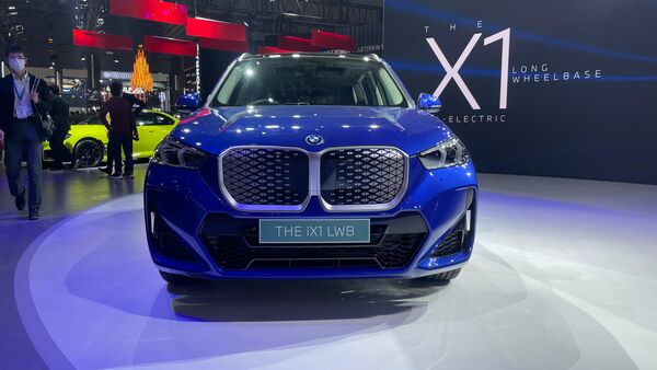 तस्वीरों में: BMW iX1 LWB इलेक्ट्रिक को ऑटो एक्सपो 2025 में 531 किमी रेंज के साथ लॉन्च किया गया