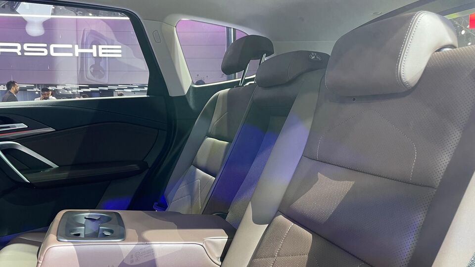 BMW iX1 LWB EV