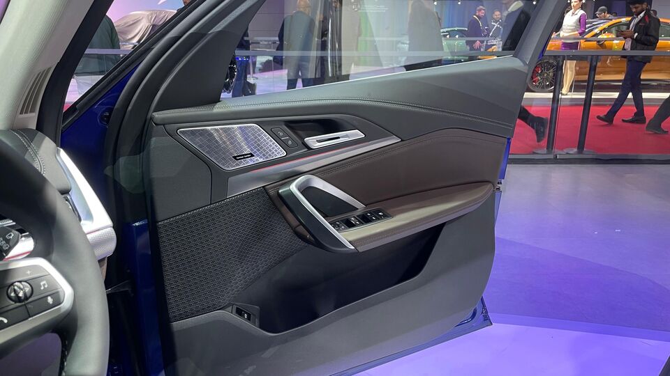 BMW iX1 LWB EV