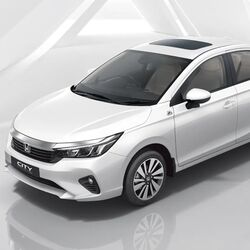 Dressed gracefully in white inside out, the newly introduced ‘Apex Edition’ of the Honda City makes the car look angelic. This special edition costs about ₹25,000 more than the standard version and is priced starting from ₹13.30 lakh for the V trim and ₹15.62 lakh (both ex-showroom, Delhi) for the VX trim.