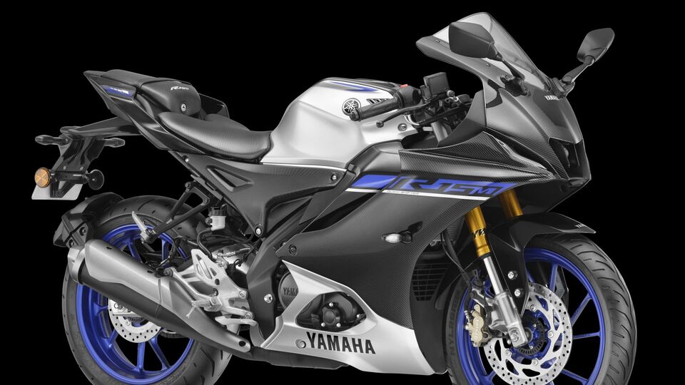 Yamaha R15M
