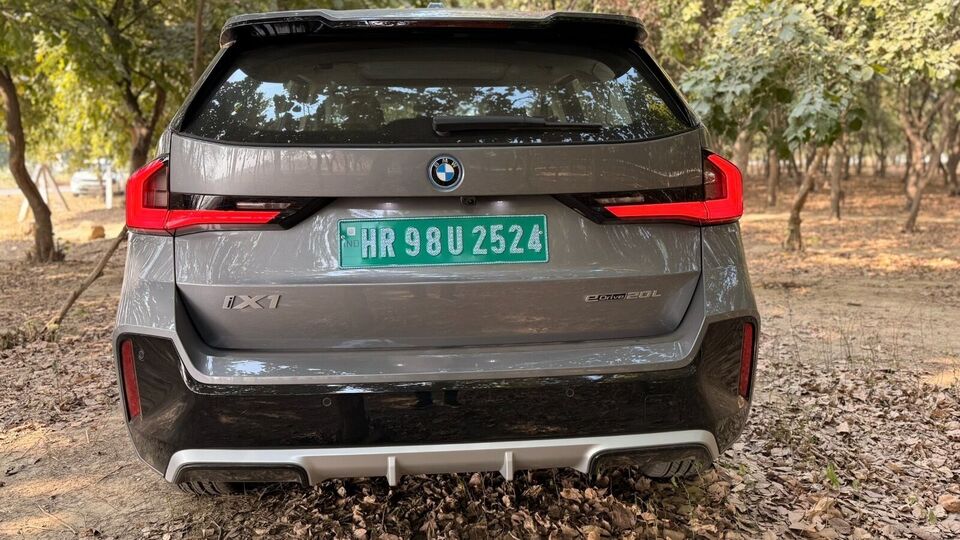 BMW iX1 LWB