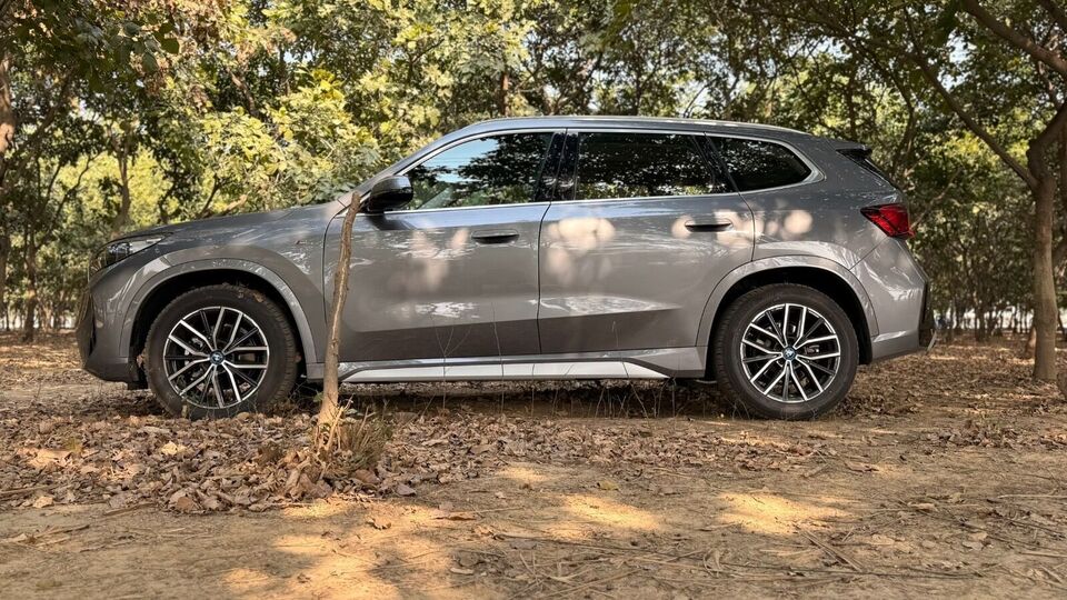 BMW iX1 LWB