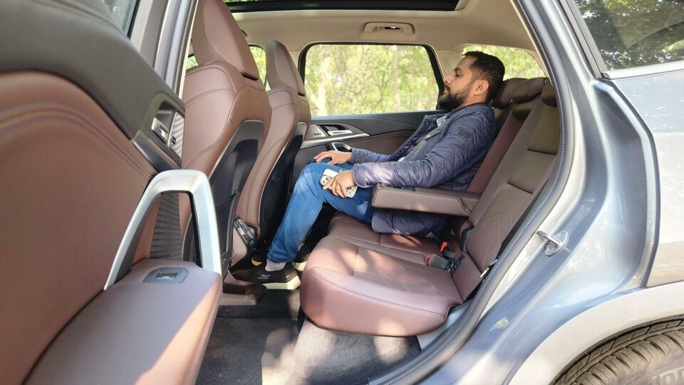 BMW iX1 LWB