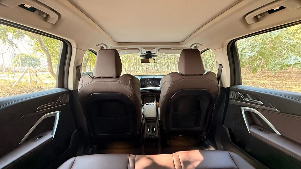 BMW iX1 LWB