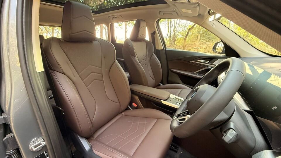 BMW iX1 LWB