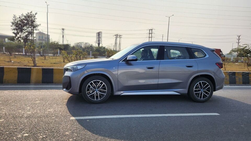 BMW iX1 LWB