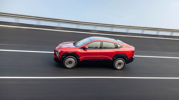 check out all colour options of mahindra xev 9e
