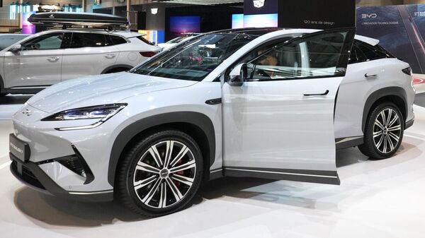 EU-China tensons at the Paris Motor Show