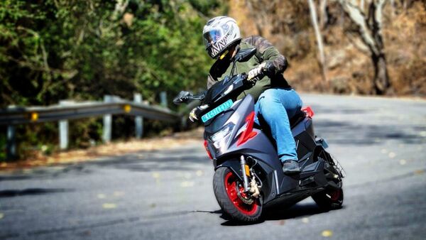 Simple One Gen 1.5 review: Improved range and ride dynamics promise better performance from this Ather 450 rival Simple One Gen 1.5 review: Improved range and ride dynamics promise better performance from this Ather 450 rival