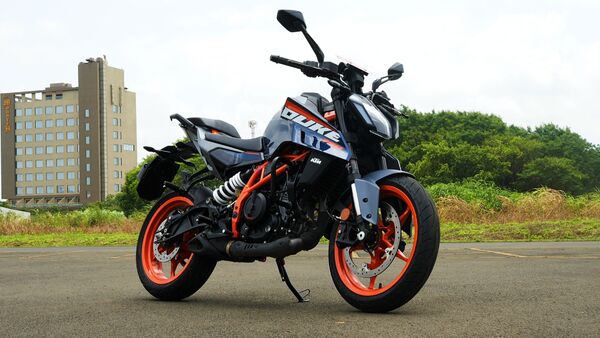 2024 KTM 390 Duke Review