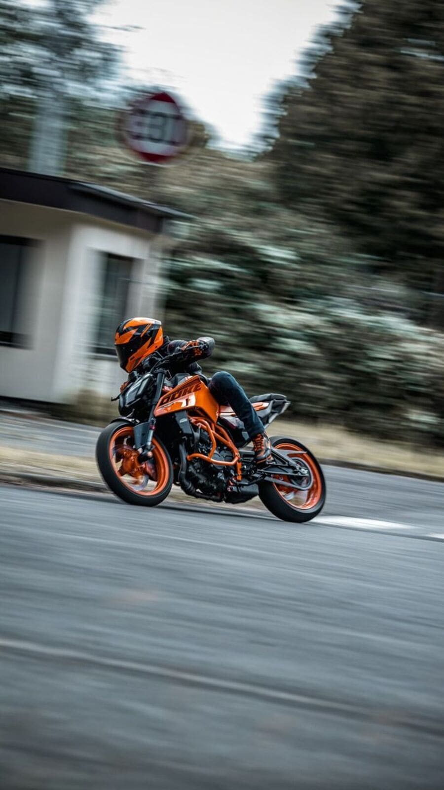 2024-ktm-390-duke-10