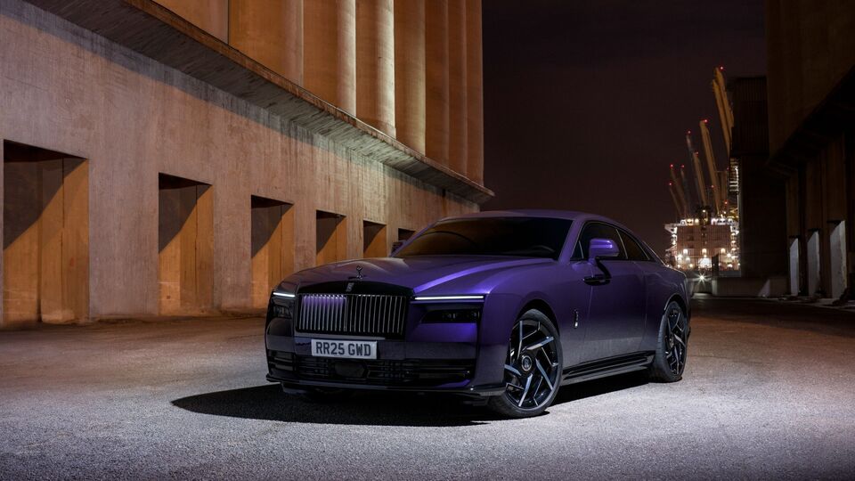 rolls royce spectre black badge