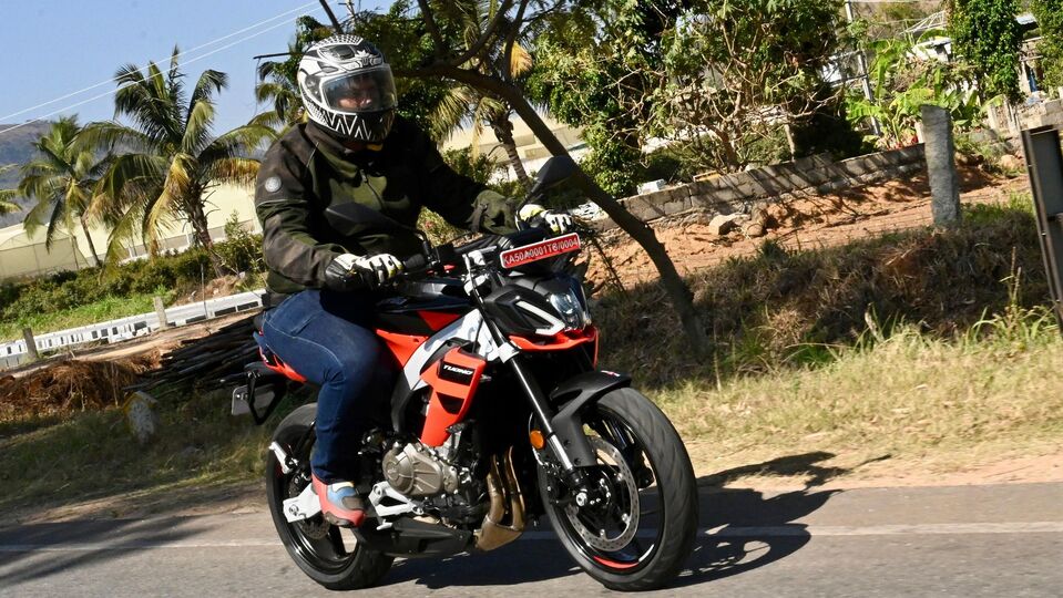 Aprilia Tuono 457