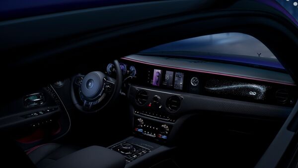 The cabin features a customisable illuminated grille and treadplates. There is also a star-pattern Illuminated Fascia with 5,500 illuminated elements on a Piano Black background.