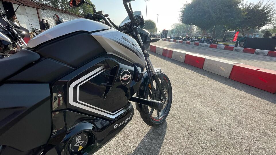 Revolt RV BlazeX