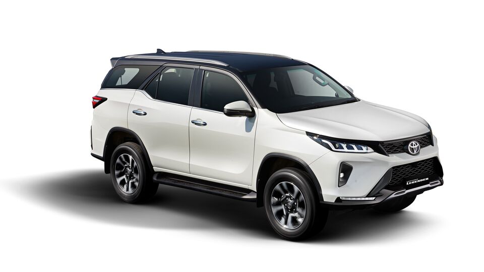 Toyota Fortuner Legender 4X4 MT