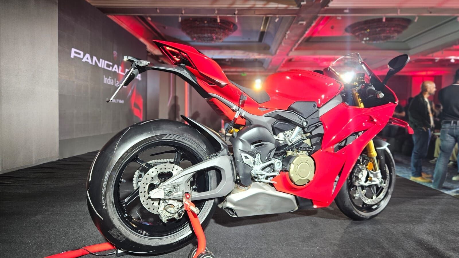 Ducati Panigale V4 first batch sold out, deliveries begin