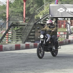 The Revolt RV BlazeX is the latest offering from the Indian two wheeler maker, positioned as a commuter motorcyle and priced at ₹1.15 lakh.