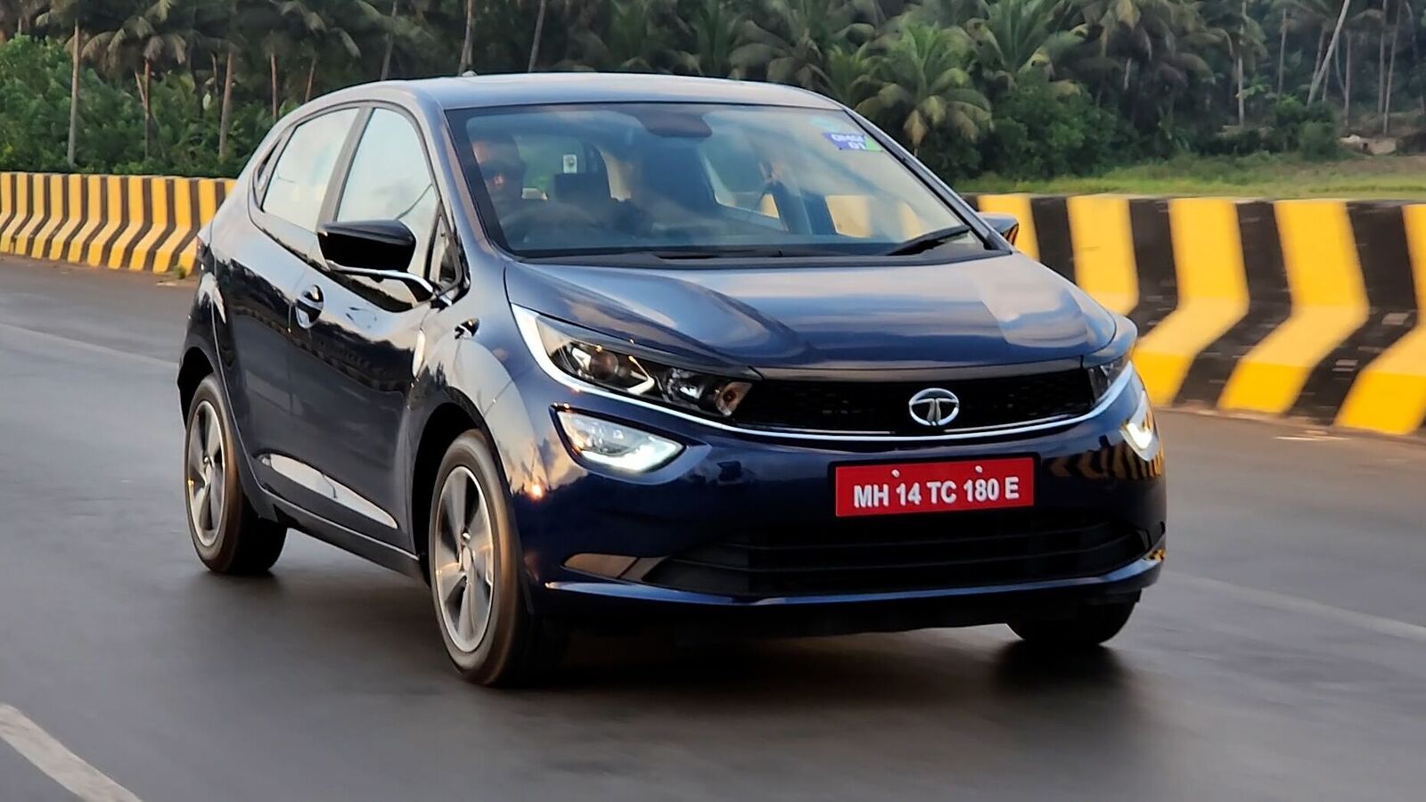 Tata Altroz facelift in pipeline, likely to launch later in 2025. What to expect