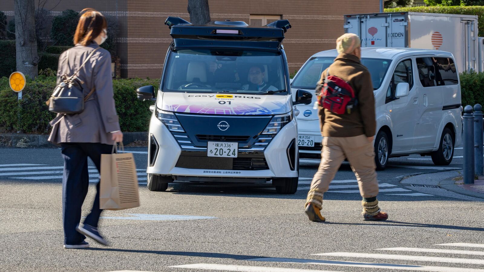 Nissan tests driverless vehicles in city streets filled with cars and people