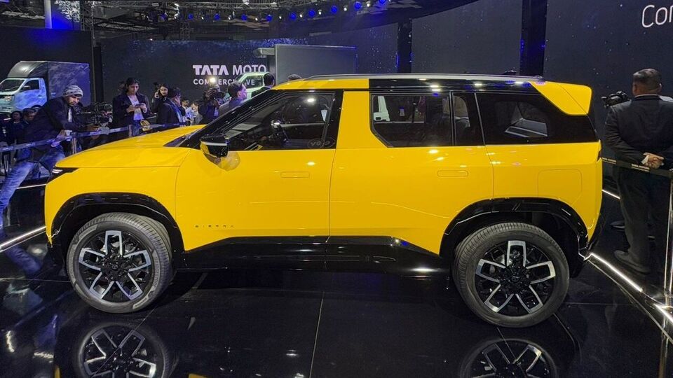 Tata Sierra ICE Side Bharat Mobility 2025