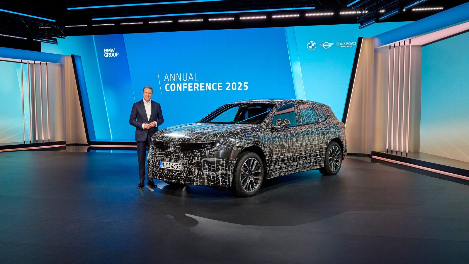 BMW IX3 2027 तक कार निर्माता योजना 40 नए लॉन्च के रूप में Neue Klasse लाइनअप का नेतृत्व करता है BMW IX3 2027 तक कार निर्माता योजना 40 नए लॉन्च के रूप में Neue Klasse लाइनअप का नेतृत्व करता है