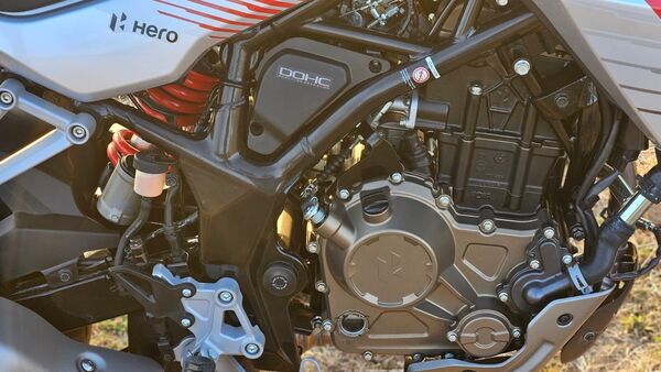 The engine is a rev-happy unit that loves to chase the redline. It puts out 29.58 bhp and 25 Nm.