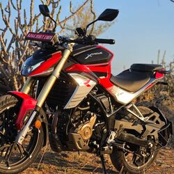 In terms of fuel efficiency, the instrument cluster was showing a fuel efficiency of around 30 kmpl. However, fuel efficiency does depend on the riding habits.