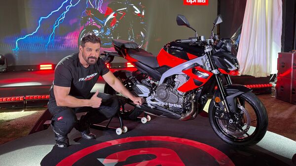 Aprilia Tuono 457