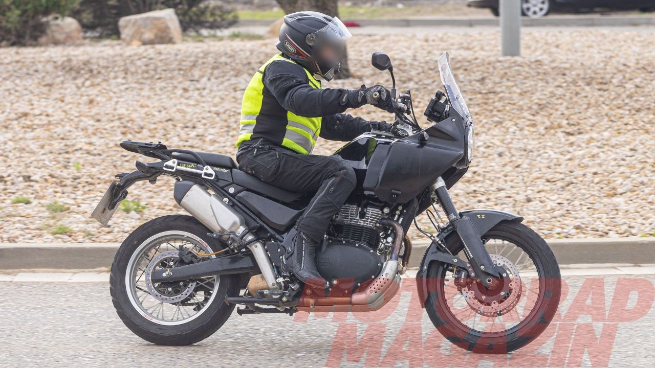 The Himalayan 750 prototype sports a half-fairing, adjustable windshield, twin disc brakes and an adjustable front suspension Royal Enfield Himalayan 750 Spied