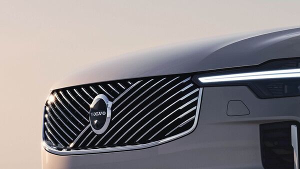 2025 Volvo XC90 Facelift Grille